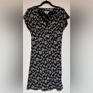 Nine West Short Sleeve Black Floral Print Stretch Pullover Dress Size Medium